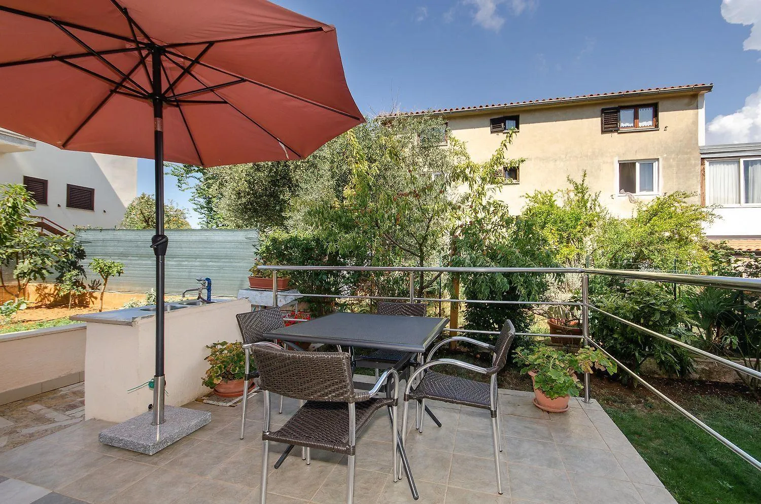 Helles Apartment Nur 20 Minuten Zum Strand Mit 2 Terrassen Rovinj