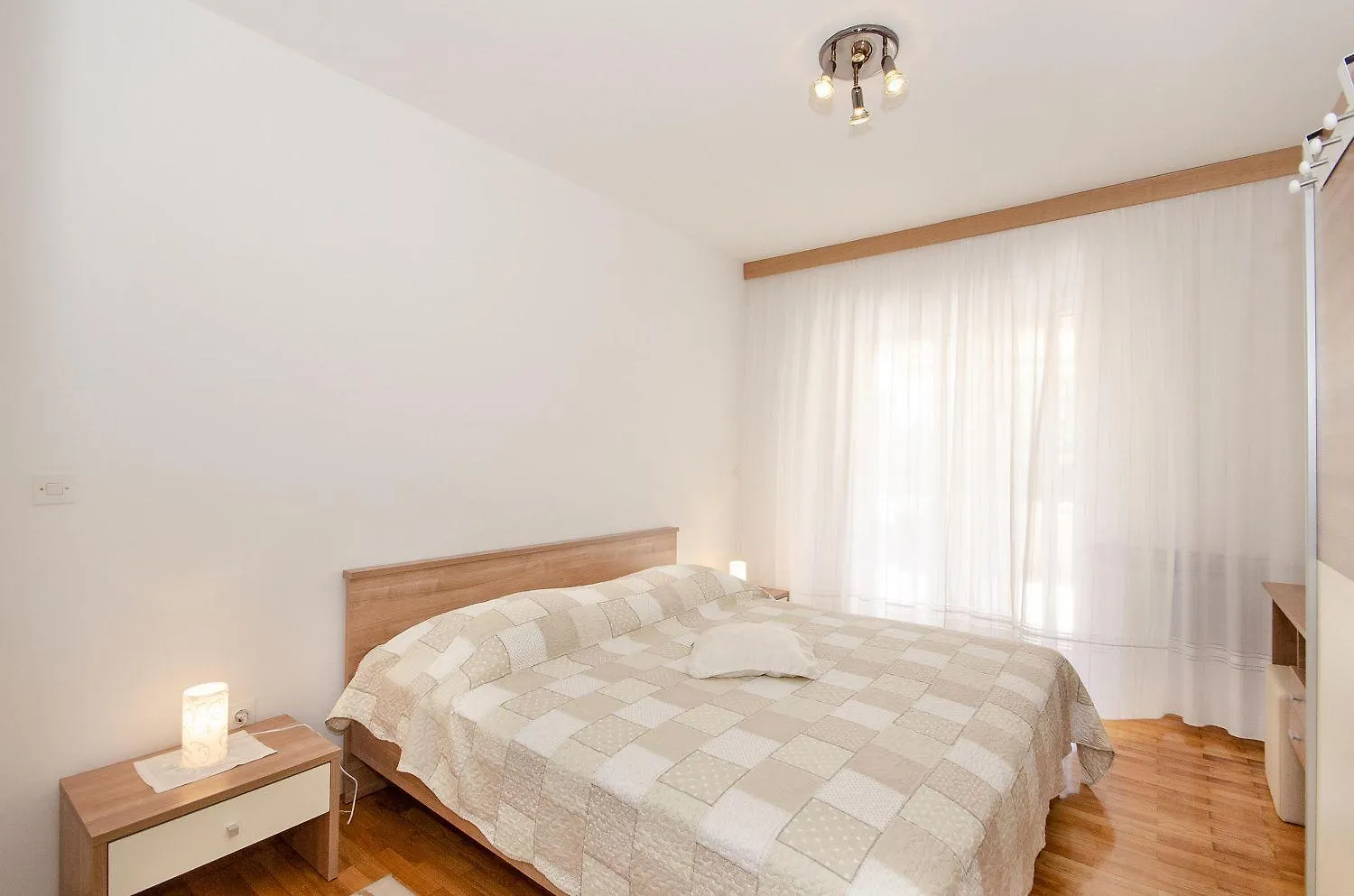 Helles Apartment Nur 20 Minuten Zum Strand Mit 2 Terrassen Rovinj Croatia